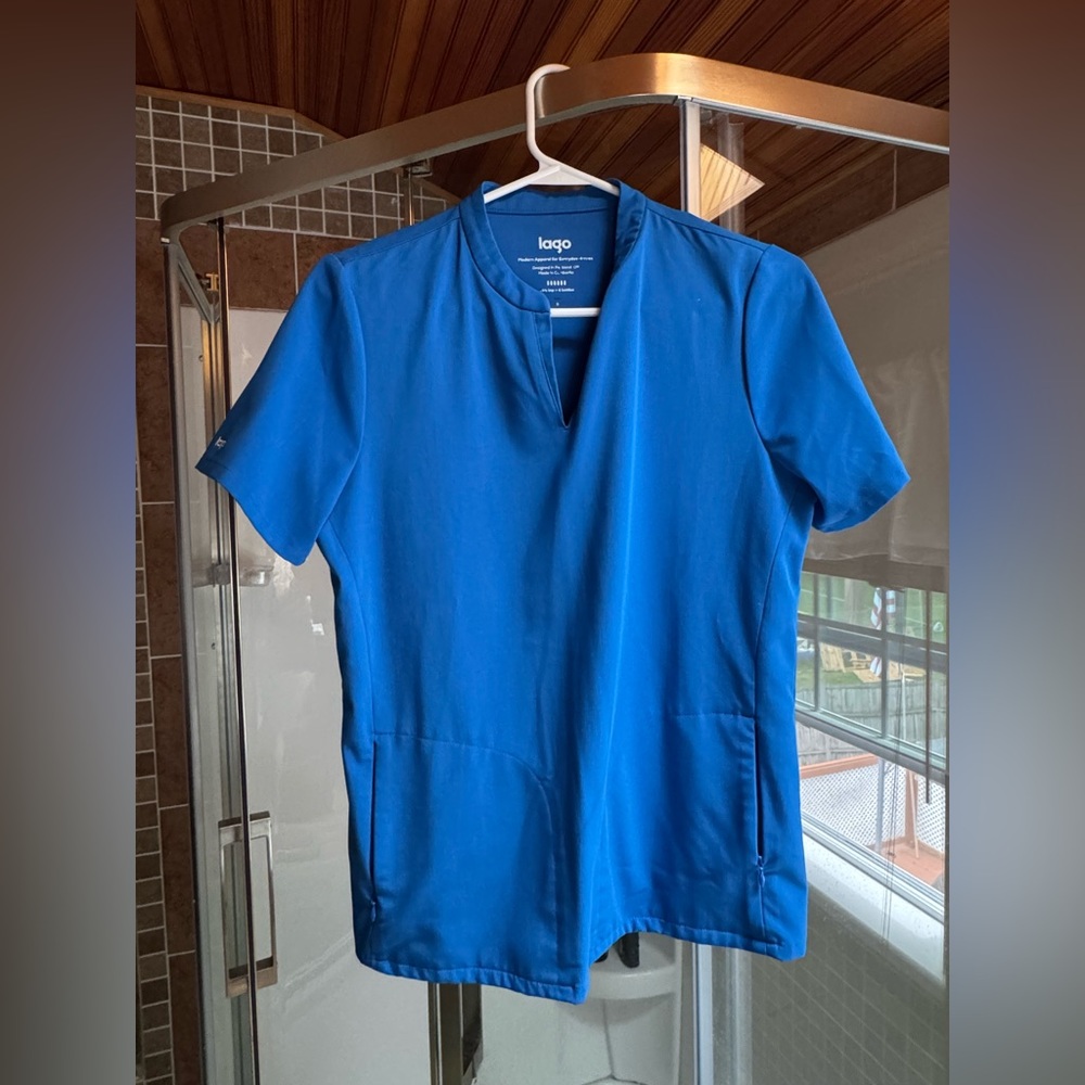 Lago two front pocket scrub top